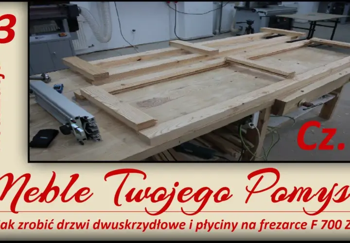 Drewniane ramy drzwiowe na stole warsztatowym, narzędzia i oznaczenie "Cz.1".
